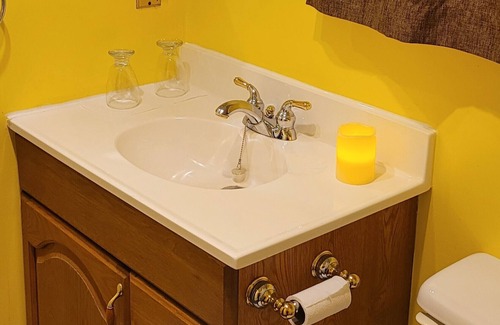 Beachcomber Bed & Breakfast | Massage studio & SPA services, private room retreat and rest