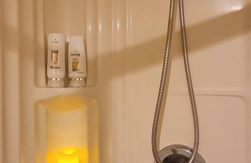 Beachcomber Bed & Breakfast | Massage studio & SPA services, private room retreat and rest