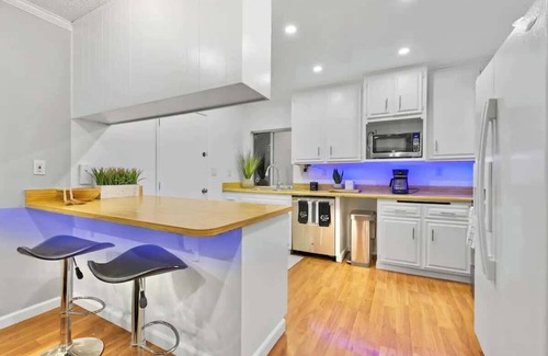 Serra Mesa House | Massive 5BR Resort Style Retreat with Heated Pool