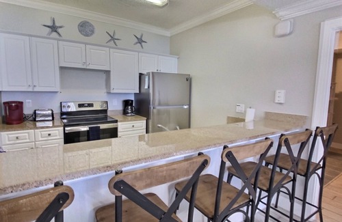 Long Beach Condo | Massive Balcony Paradise - Remodeled in 2021