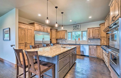 Peck House | Massive Peck Home w/Woods & Creek to Explore