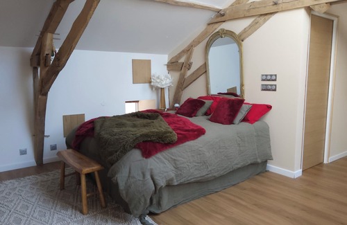 Vergt Bed & Breakfast | Master bedroom 50 m2 Great comfort 5 minutes from Lac de Neufond