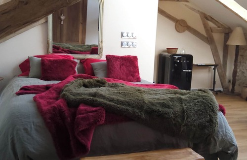 Vergt Bed & Breakfast | Master bedroom 50 m2 Great comfort 5 minutes from Lac de Neufond