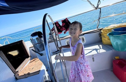 Wailoloa Boat Rental | Master Cabin Bed Room in Yailing Yacht(can sleep two)