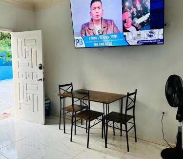 Snow Hill Apartment | Master Room - Ferdie's Place