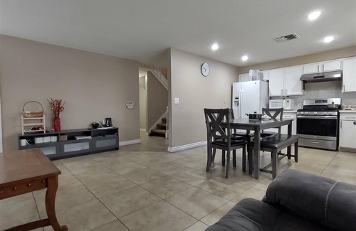 Chinatown House | master room in peaceful house at a great location