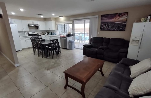 Chinatown House | master room in peaceful house at a great location