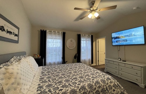 Potomac House | Master’s Bedroom W.V.