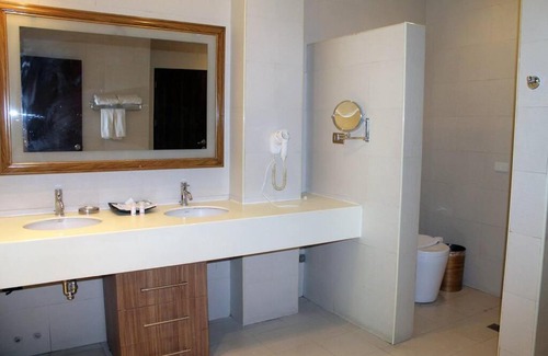 San Fernando Apartment | Master Suite at World Class Resort