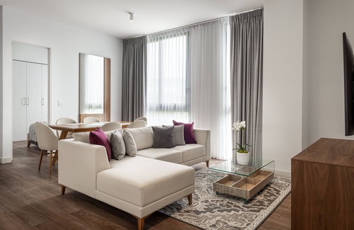 San Antonio de Belen House | Master Suite DLX