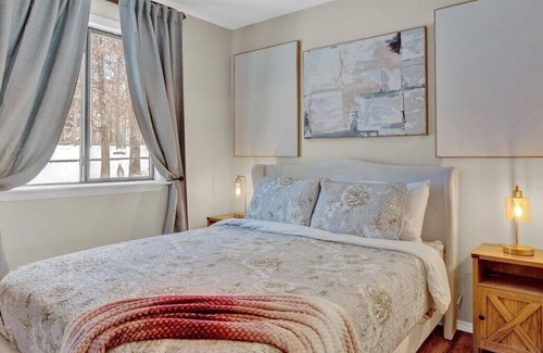 Rowland Cottage | Masthope Cottage - Hot Tub, Arcades, Ski, Pools, Lake, Tiki Bar, Restaurant