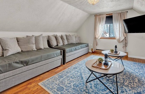 Rowland Cottage | Masthope Cottage - Hot Tub, Arcades, Ski, Pools, Lake, Tiki Bar, Restaurant