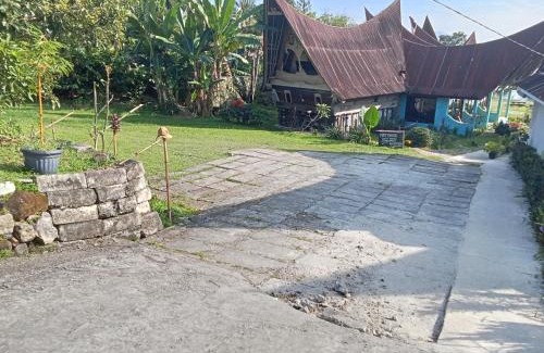 Ambarita House | Matahari Guest House