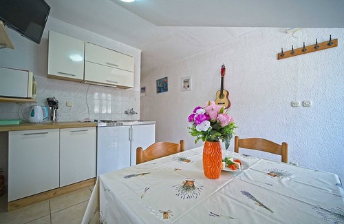 Pomena Apartment | Matana Pomena - A1 Apartment with Balcony and Sea View