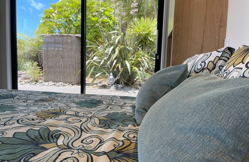 Tutukaka House | Matapouri and Poor Knights Spectacular Coastal Views - Aroha Luxury Guest Suite