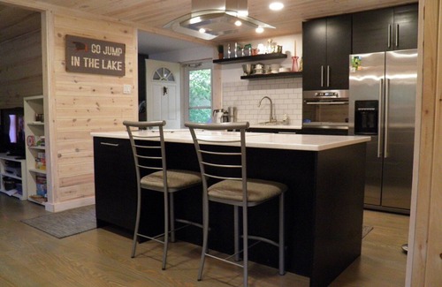 Dunnottar House | Matlock Beach Bungalow Ice Fishing Best Location!