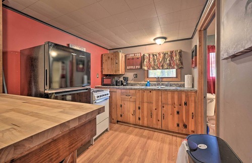 Huntingdon Cabin | 'Matt Dillon' Cabin ~ 1 Mile to Raystown Lake!