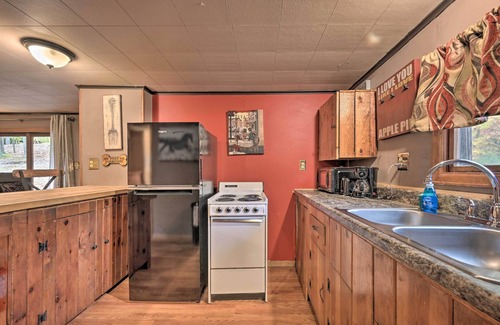 Huntingdon Cabin | 'Matt Dillon' Cabin ~ 1 Mile to Raystown Lake!