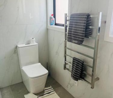 Te Atatu South Apartment | Matuhi Deluxe 2 bedrooms unit