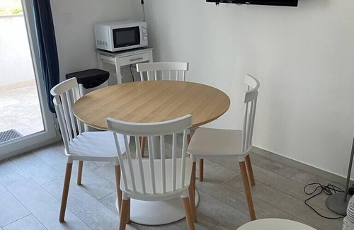 Guerrevieille Apartment | Maxima Sunset WAIKIKI 4 pers
