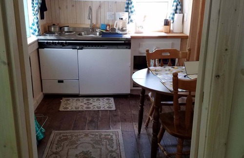 Barton Cottage | May Brook Falls Cottages, Cottage #1