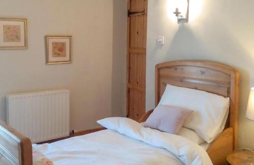 Bakewell House | May Cottage