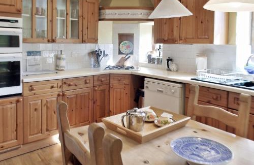 Bakewell House | May Cottage