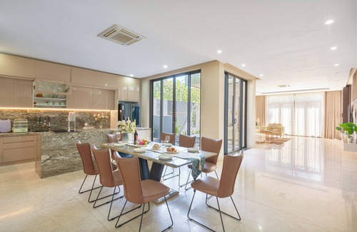 Ngu Hanh Son Villa | May Crystal Pool Villa 6BR Jazacuzzi - 3mins to My Khe beach