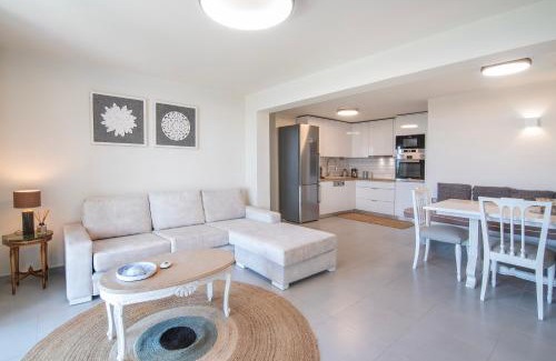 Kontos Apartment | Maya Luxury Suite
