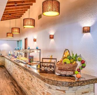 Antoneys Cay Resort | Mayan Princess Beach & Dive Resort