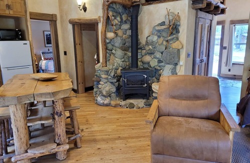 Mazama Cabin | Mazama Trails Cabin-Close to the North Cascades,Ski Trail, Dog Friendly!