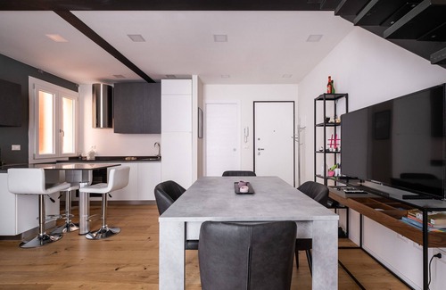 Santo Stefano Apartment | Mazzini Elegant Apartment by Wonderful Italy