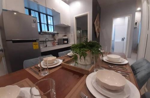 General Santos House | MC residence 5 w/Netflix,100Mbps Wifi, hot shower