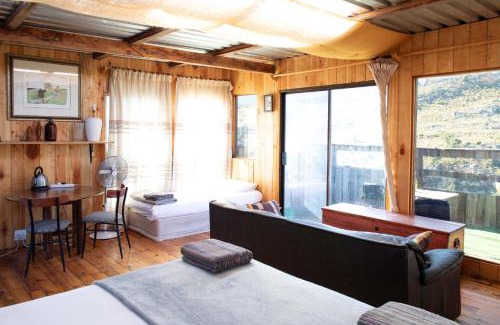 Slanghoek Cabin | McBains