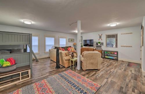 McCall House | McCall Cabin w AC Firepit Hot Tub and Kayaks