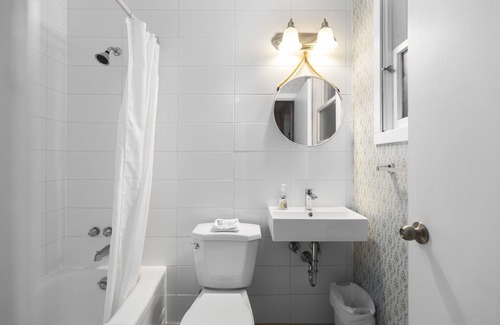 Algoma District Hotel | McCauley's Havilland Bay