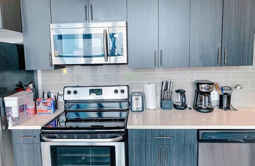 Near South Side Apartment | McCormick Place Designer Studio with optional parking for up to 4 guests