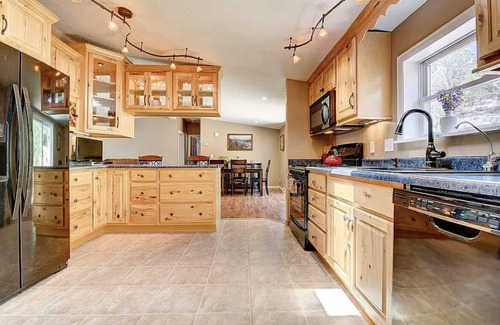 Burns House | McCoy Mountain Hideaway