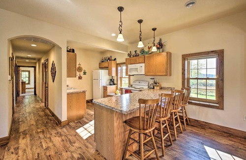 Campbellsport Apartment | 'McJugger’s Loft:' Walk to Lake, Park, Restaurants