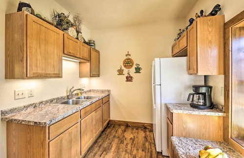 Campbellsport Apartment | 'McJugger’s Loft:' Walk to Lake, Park, Restaurants