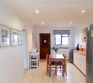 De Kelders Apartment | Mclaren Self Catering