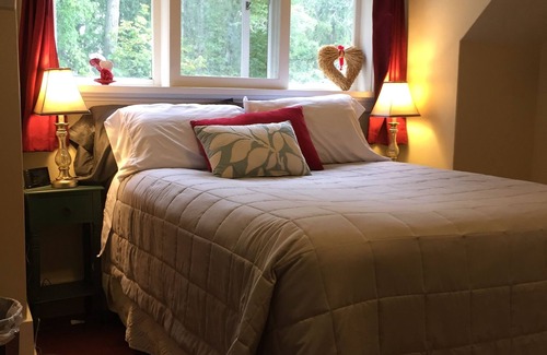 Duncan Bed & Breakfast | McLay Heritage Guest House c1895