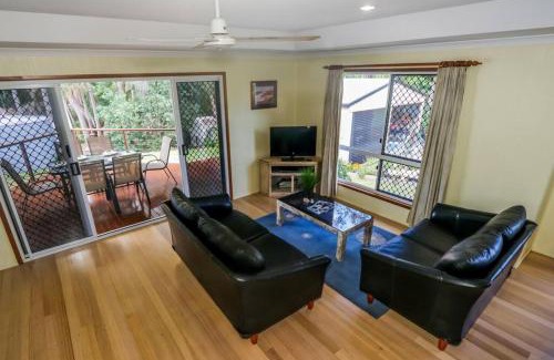 Agnes Water House | McLeods - Three-Bedroom, Pet-Friendly Coastal Escape in Central Agnes Water
