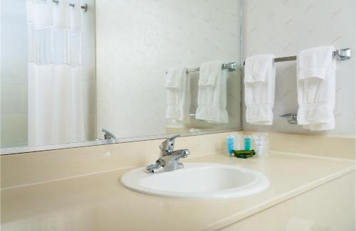 Beaumont Hotel | MCM Eleganté Hotel & Conference Center