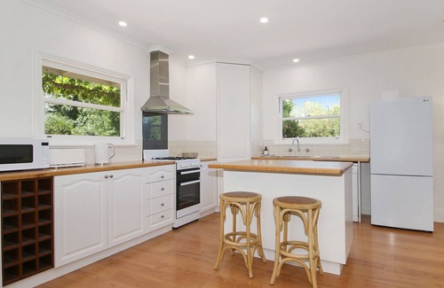 Beechworth House | McNamara House: Where history meets comfort in Beechworth's heart.
