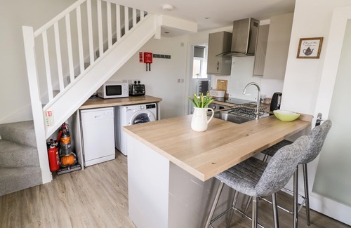 Childswickham Cottage | MEADOW COTTAGE, pet friendly, luxury holiday cottage in Broadway