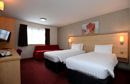 Tiddington Hotel | Meadow Farm Redditch by Marstons Inns