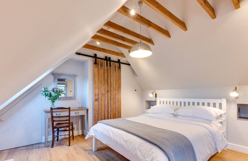 Langton Green Apartment | Meadow Loft - One Bedroom Apartment, Sleeps 2