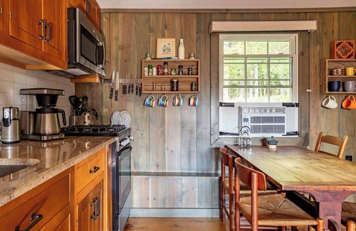 New Marlborough House | Meadow Top Cottage: Countryside Cottage on 72 Acres