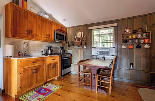 New Marlborough House | Meadow Top Cottage: Countryside Cottage on 72 Acres